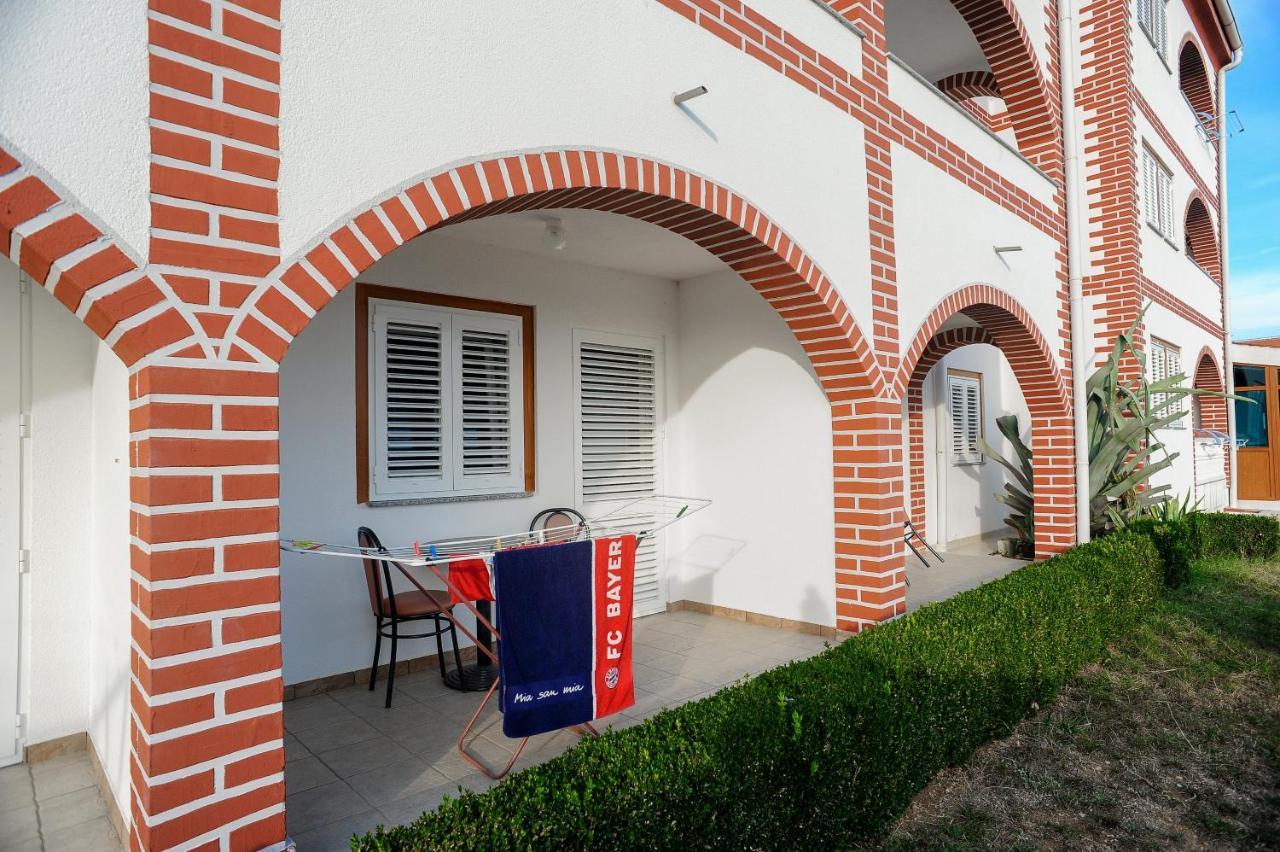 Apartmani Vila Caska Exterior photo