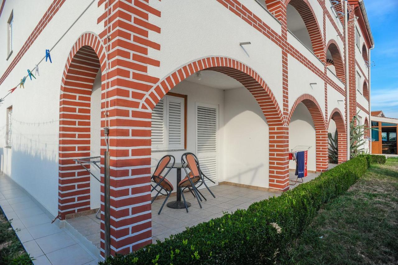 Apartmani Vila Caska Exterior photo